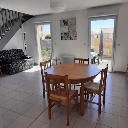 Hébergement de vacances Spacieuse Maison Avec Jardin Et Barbecue